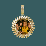 Load image into Gallery viewer, Custom Photo Pendant - Sunburst Round (Gold)【無料ネックレス付属】