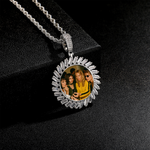 ギャラリービューアに画像を読み込み、Custom Photo Pendant - Sunburst Round (White Gold)【無料ネックレス付属】