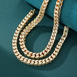 Load image into Gallery viewer, HipHopファッション向けのImperial Luxe Cuban Chainブレスレット。ラッパーに人気のゴールドとダイヤモンドが輝く高級感あふれるブレスレット。