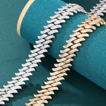 Load image into Gallery viewer, ラッパーブレスレットとして人気のSpiked Cuban Chain Bracelet。HipHopスタイルにふさわしいスパイクデザインと18Kゴールドが輝く高級感あるブレスレット。