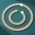 Load image into Gallery viewer, ラッパーブレスレットとして人気のSpiked Cuban Chain Bracelet。HipHopスタイルにふさわしいスパイクデザインと18Kゴールドが輝く高級感あるブレスレット。