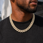 Load image into Gallery viewer, Moissanite × 925 Silver 幅12mm Noble Ice Cuban Chain Goldの着用イメージ(AI生成・長さ55cmを想定)