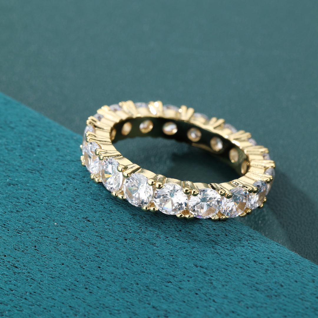 Halo Elegance Ring (18K Gold)