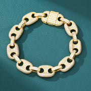 ラッパーブレスレットとして人気のPrestige Link Bracelet。HipHopファッションにふさわしい重厚感と高級感を備えたゴールドのリンクブレスレット。