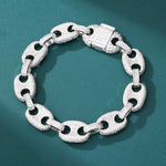 Load image into Gallery viewer, ラッパーブレスレットとして人気のPrestige Link Bracelet。HipHopファッションにふさわしい重厚感と高級感を備えたゴールドのリンクブレスレット。
