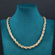 ラッパーネックレスとして人気のRope Chain Necklace。HipHopネックレスやヒップホップネックレスとしても愛されるデザインが特徴のジュエリー。