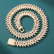 ラッパーネックレスとして人気のSpiked Cuban Chain Necklace。HipHopスタイルに最適なスパイクデザインと18Kゴールドが輝く高級感あるネックレス。