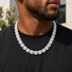 Load image into Gallery viewer, 【Moissanite × 925 Silver】幅10mm - Royal Ice Chain (White Gold)の着用イメージ（AI生成・長さ55cmを想定）